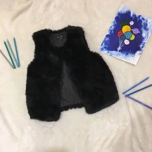 Kids black faux fur vest